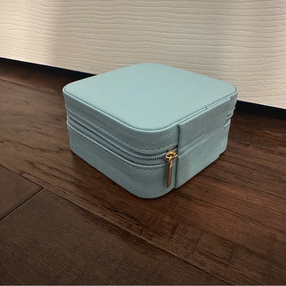 Elegant Blue Jewelry Box - Picture 5 of 6